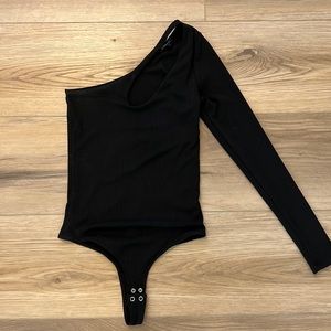 Great condition. Worn 2 times.